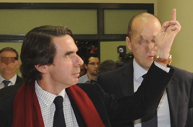 Aznar se pone la peineta